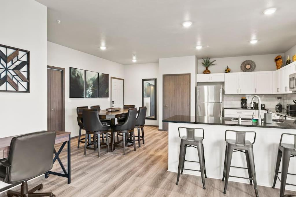 Spacious New 2 Bed 2 Bath Apt By Downtown ספוקיין מראה חיצוני תמונה