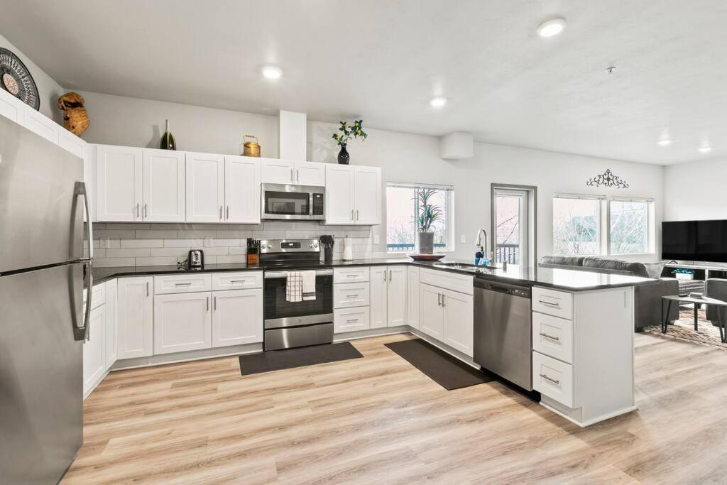 Spacious New 2 Bed 2 Bath Apt By Downtown ספוקיין מראה חיצוני תמונה