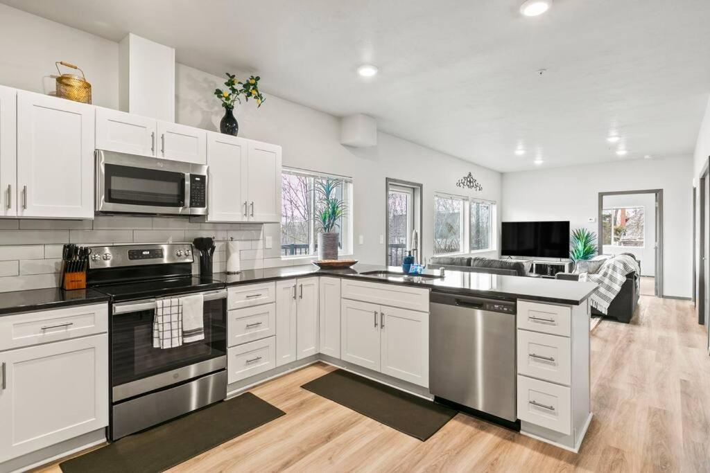 Spacious New 2 Bed 2 Bath Apt By Downtown ספוקיין מראה חיצוני תמונה