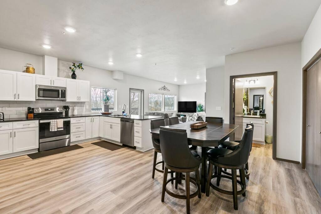Spacious New 2 Bed 2 Bath Apt By Downtown ספוקיין מראה חיצוני תמונה